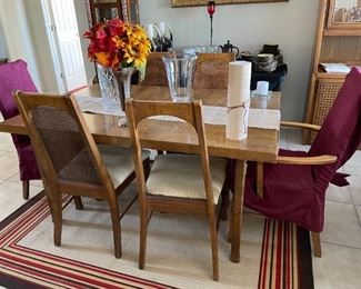 Mid-Century Modern styling