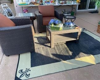 Outdoor rug