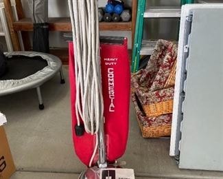 Commercial vacuum cleaner