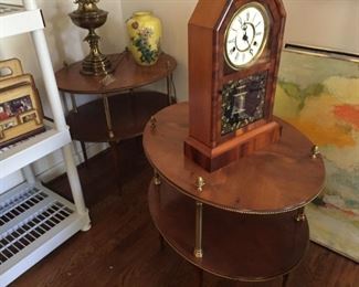 Round table and mantle clock.