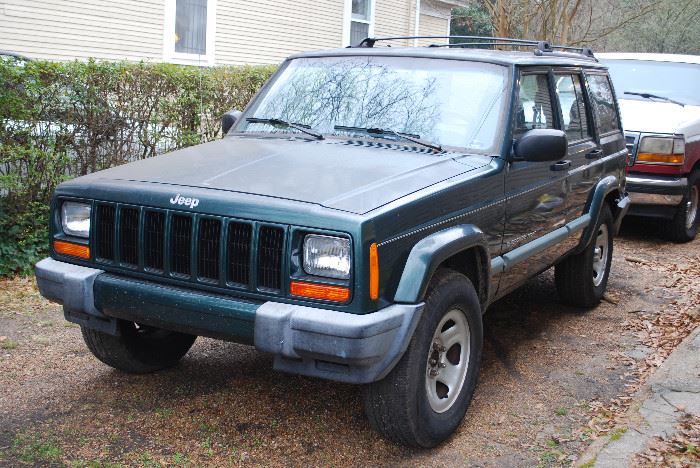 2000 Jeep Cherokee 2WD w/ 162,928 miles - 4.0L IL-6  190HP @ 4600 RPM - VIN: 1J4FT48S7YL261113 - Automatic Transmission w/ Overdrive - 16 MPG City / 22 MPG Highway - Clear Title. Buy it and drive it home!                          