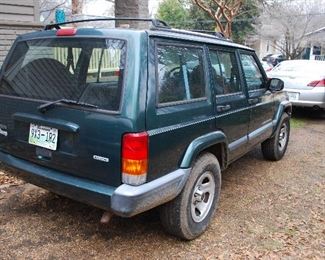 2000 Jeep Cherokee 2WD w/ 162,928 miles - 4.0L IL-6  190HP @ 4600 RPM - VIN: 1J4FT48S7YL261113 - Automatic Transmission w/ Overdrive - 16 MPG City / 22 MPG Highway - Clear Title. Buy it and drive it home!  