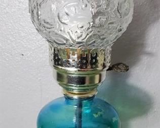 Vintage Style Hobnail Oil Lamp. Plug in Light Tested and Working