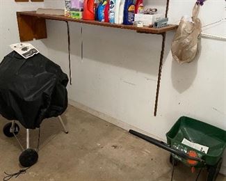 Charcoal grill & spreader