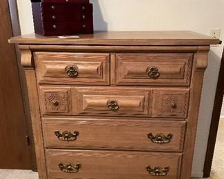 Chest of drawers