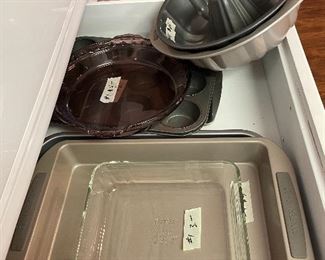 Like new cake pans