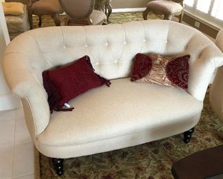 Classic Tufted Settee