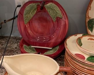 I've never seen these awesome fully apple shaped salad plates.  Those are cool.