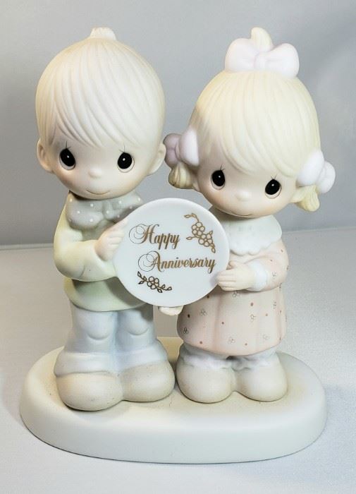 Precious Moments 3E-2853 "Happy Anniversary, God Blessed Our Years Together with So Much Love & Happiness" 1983 Figurine