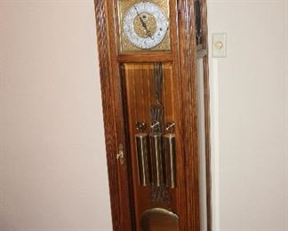 Howard Miller cable-drive, 77". works well, good condition