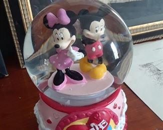 Mickey and Minnie snow globe