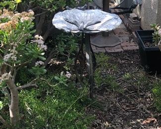 Bird bath