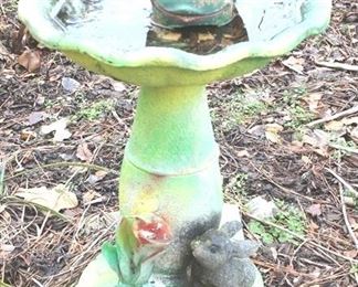 39 - Concrete Bird Bath
