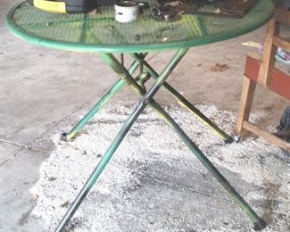 44 - Round Folding Outdoor Table