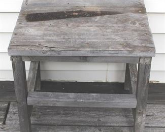 66 - Wood Stand