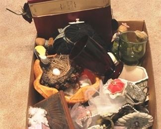 109 - Tray lot of Assorted Items