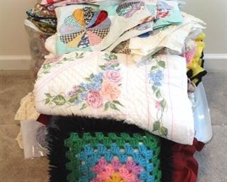 152 - Lot of Assorted Linens