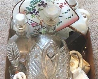 199 - Tray Lot of Assorted Items