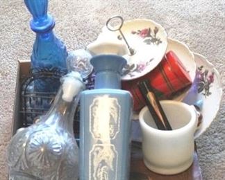 209 - Tray Lot of Assorted Items