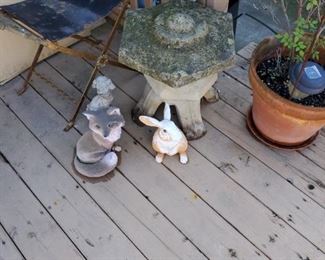 Animal statues bunny and fox