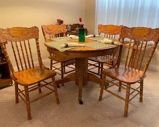 Vintage solid wood round table.