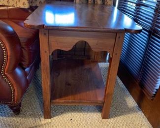 #25	Pine End Table  21x27x24	 $40.00 
