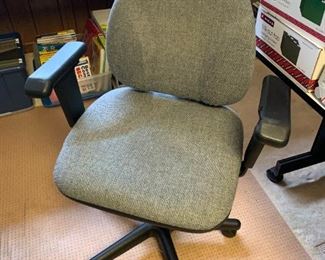 #34	gray Office Chair w/arms (works)	 $30.00 
