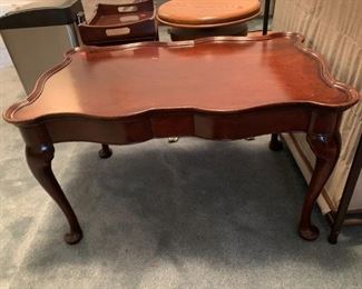 #133	Wood curved edge Coffee Table   28x17x15	 $75.00 
