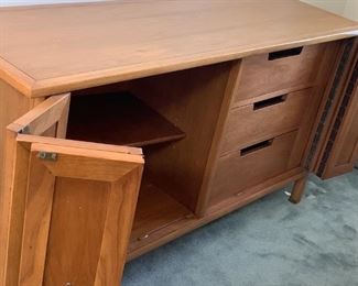 #138	Ophisticate by Tominson Mid-Century Buffet w/accordian doors w/3 drawers & 1 shelf   60x19x31	 $300.00 
