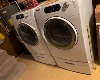 #40	Samsung Washer Front Loader on pedistal Model WF32AAW	 $300.00 
#41	Samsung dryer Front Loader on pedistal Model DV328AEW	 $300.00 
