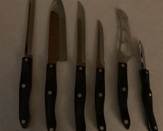 $215 ~ Set a six CUTCO knives