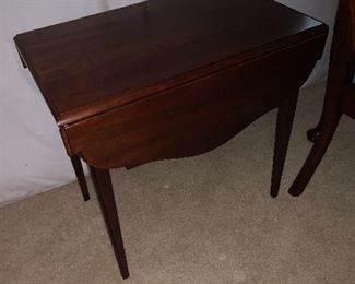 $225~ STATTON TRUTYPE CHERRY WOOD DROP LEAF TABLE WITH DRAWER