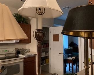 $99~ NICE HEAVY METAL LAMP