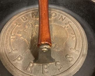 $32 ~ VINTAGE CAST IRON BACON PRESS