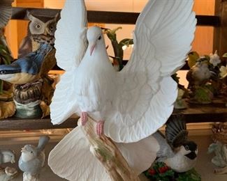 RARE EXQUISITE BOEHM BONE PORCELAIN "WEDDING DOVE"#20246