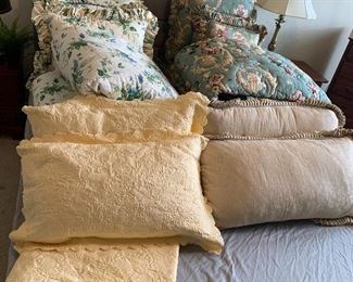 $48- Yellow comforter set