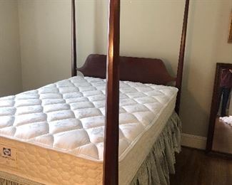 Full Size poster Bed with mattress set 