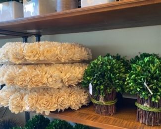 Smith and Hawken Wreaths and Boxwood Bundle