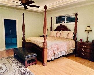 Bob Mackie Home
By American Drew
Beautiful set, sold separately or as set