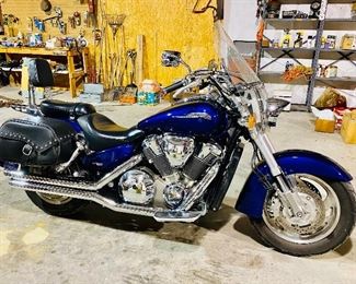 2002 Honda, VTX, 1800, one owner, clear title, good condition. Lots of extras! Beautiful blue paint, saddlebags and much more!