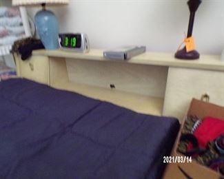 queen size bed w/bookcase headboard