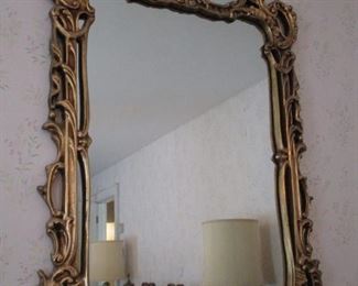 FANCY AND LARGE MIRROR 