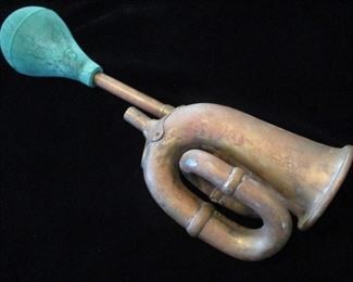 AWESOME OLD HORN 