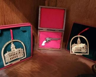 Civil War replica (small) pistol), Ornaments