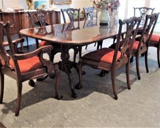 Henredon Dining Table, 2 leaves, 8 chairs - Fabulous!