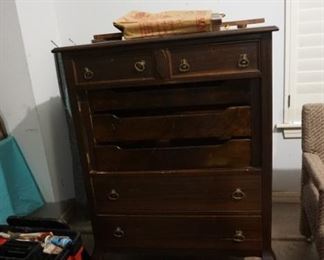 chest of drawers