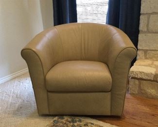 Italsofa Italian Leather Swivel Club Chair:  $190.00 (as is)