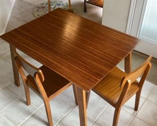 MCM Style Kitchen Table and Chair Set (29.5"h x 47.5"d x 35"w)  4 chairs In Total:  $275.00