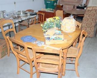 Drop Leaf Table with 6 Chairs