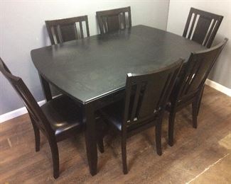 DINING TABLE & 6 CHAIRS w LEAF
